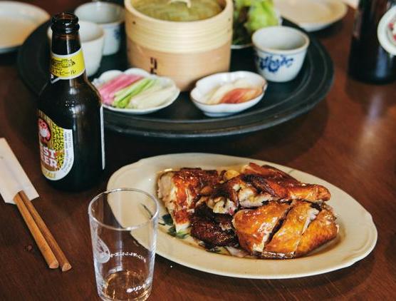 脆皮寶地鶏（クリスピーチキン）と共に、