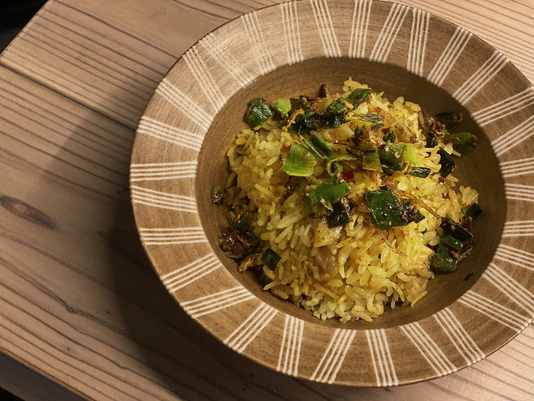 夜のスパイスバルメニューも充実