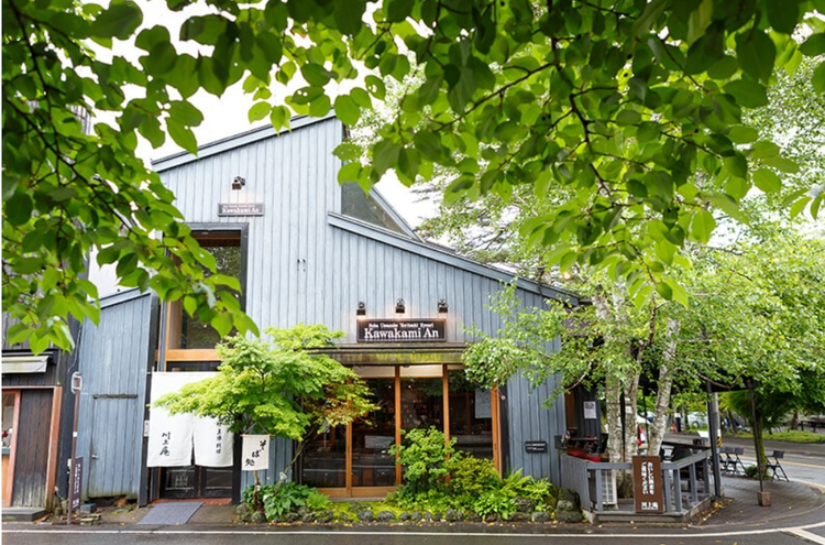 緑に囲まれた穏やかな立地です♪