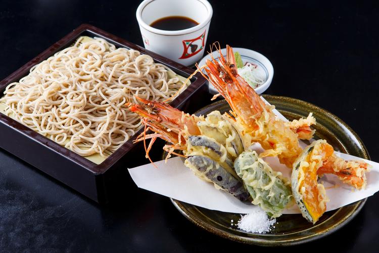 自家製そばとこだわりの天婦羅！