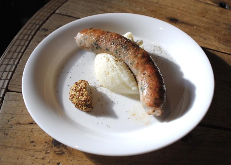 自家製ソーセージは定番メニュー