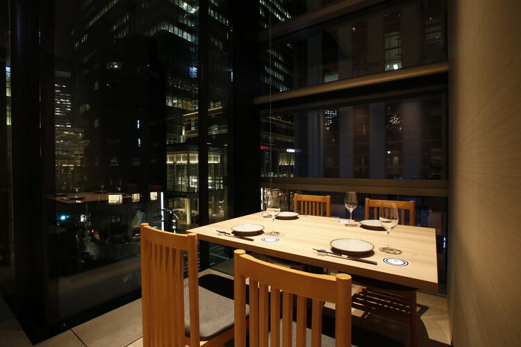 三越前駅より徒歩1分♪