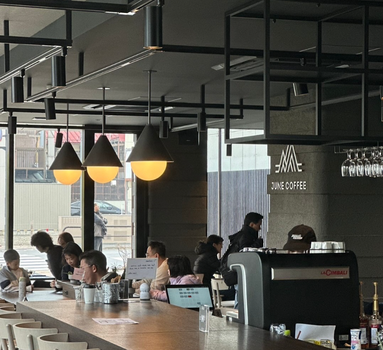 お客様との会話も楽しんでくださいね◎