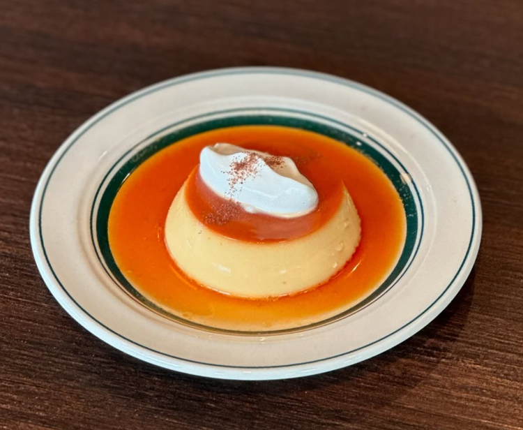 自家製のプリンが高山店の看板メニュー