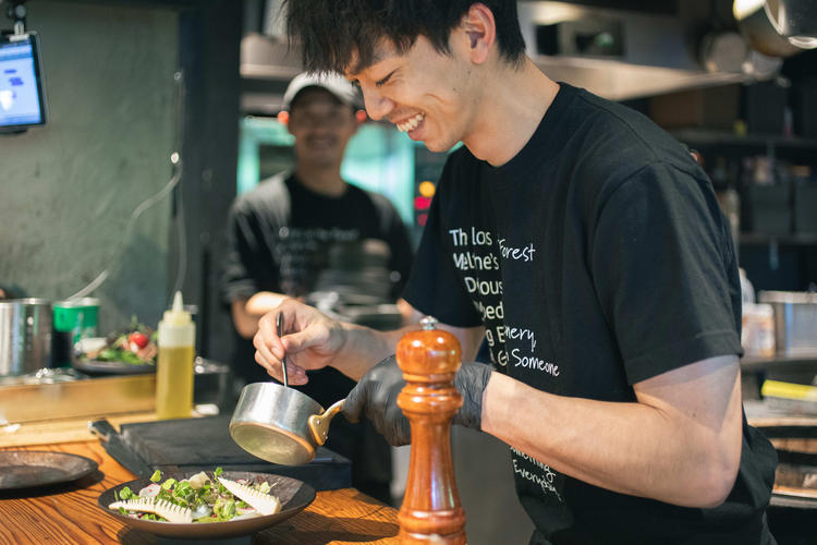 希望の調理ポジションへ配属、経験が積める