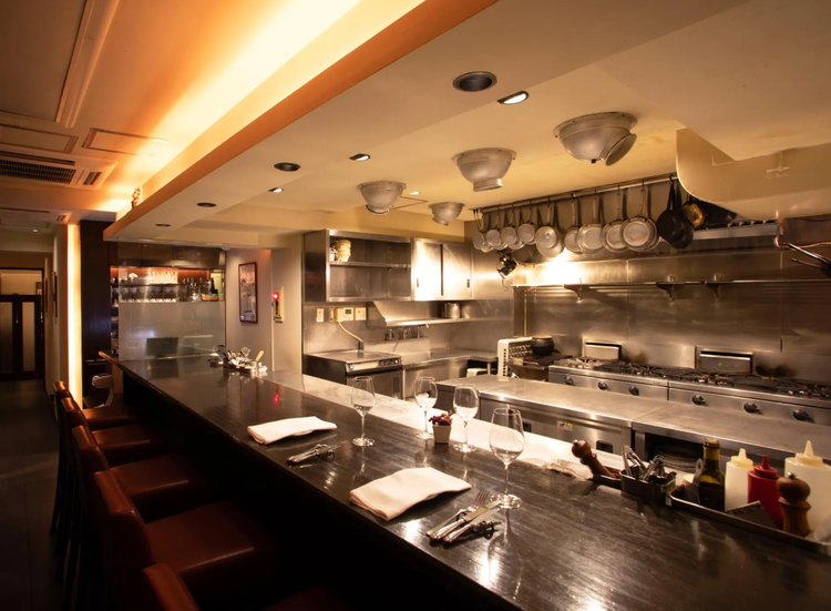 静かな雰囲気の上品なレストラン