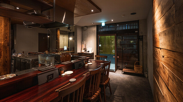 ランチ営業はありません