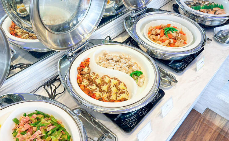 和洋中約30種類の豊富なメニュー！