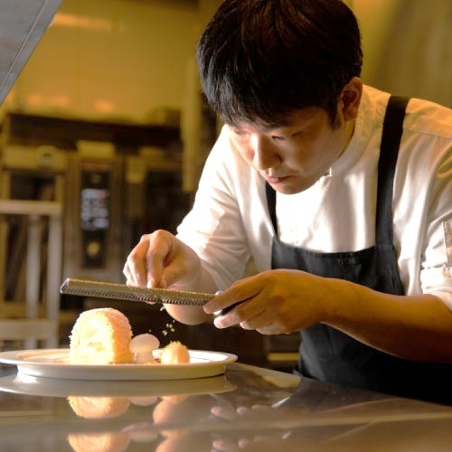 シェフ・パティシエ：　田中宏明