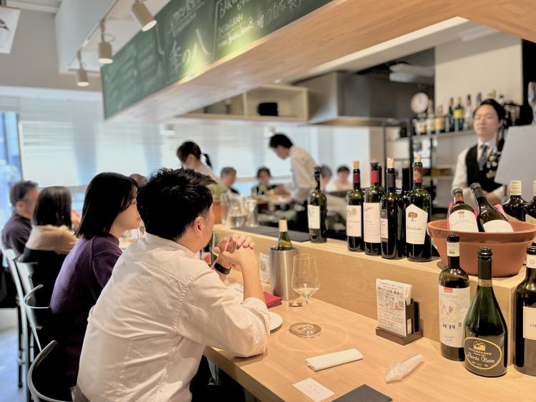 姉妹店京都駅で人気のワイン食堂季の八