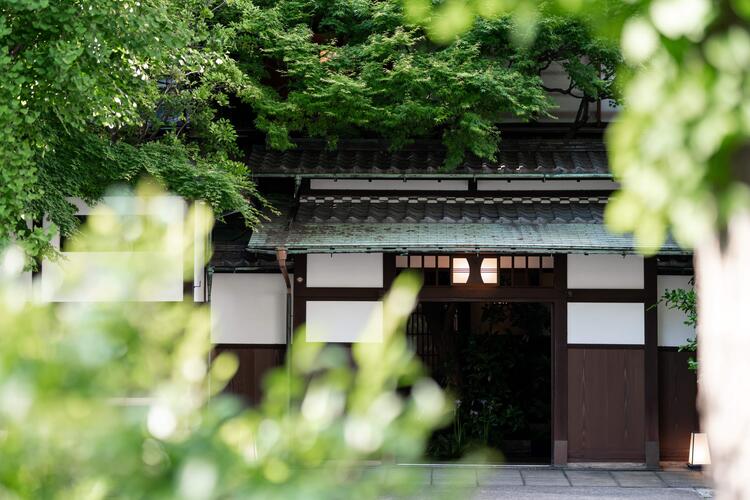名店『くろぎ』監修のお店にリニューアル
