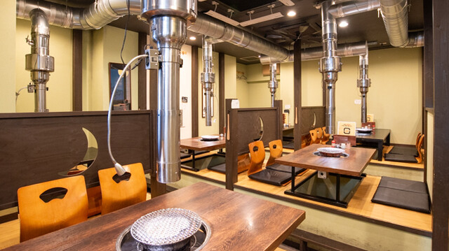 全席にダクトがあるので煙が気にならない！