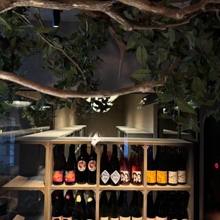 常時120種類の豊富なナチュラルワイン