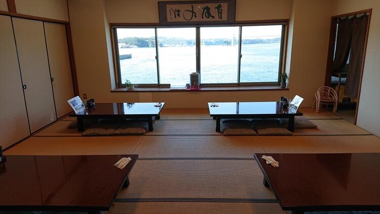 店内は落ち着いた雰囲気