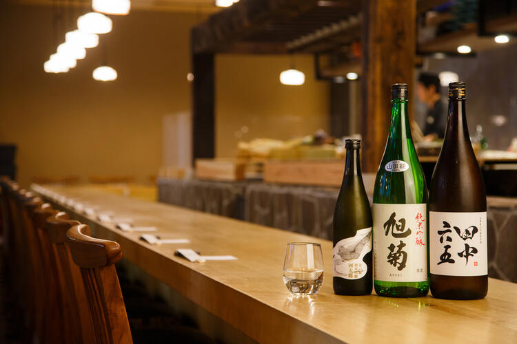 落ち着いた雰囲気の店内