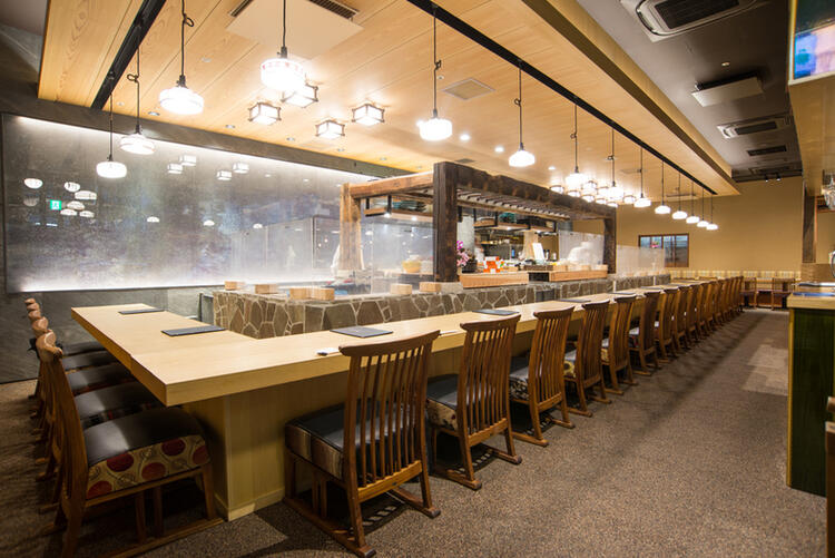 博多駅から徒歩すぐの好立地！