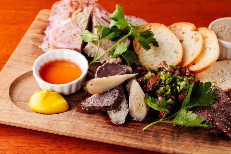 各店シャルキュトリー技術学べます