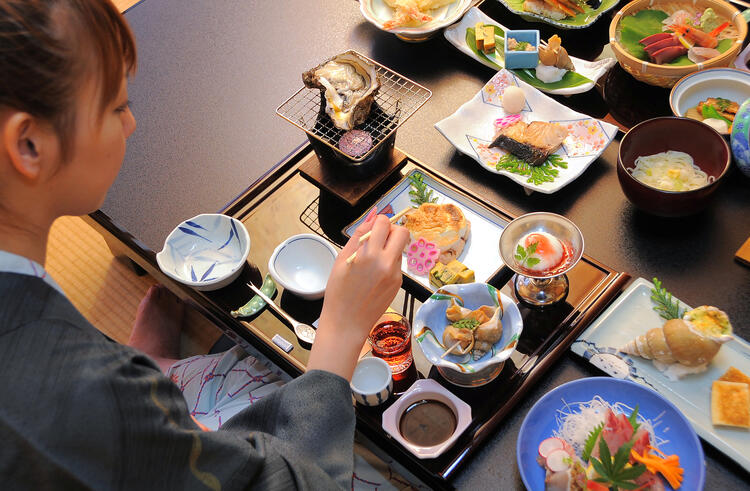 ホテル内のレストランでのお仕事です◎