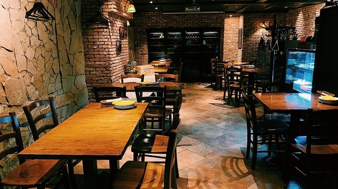 常連さん多数◎穏やかな雰囲気のワインバル