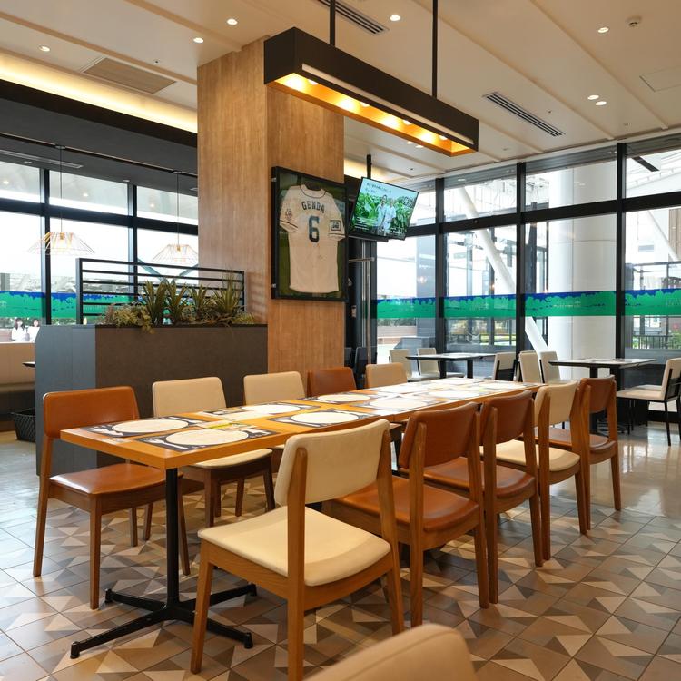 ライオンズ球団の協力で店内装飾も充実