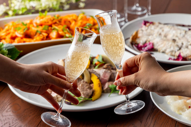 料理やドリンク仕入れは全て自分達で