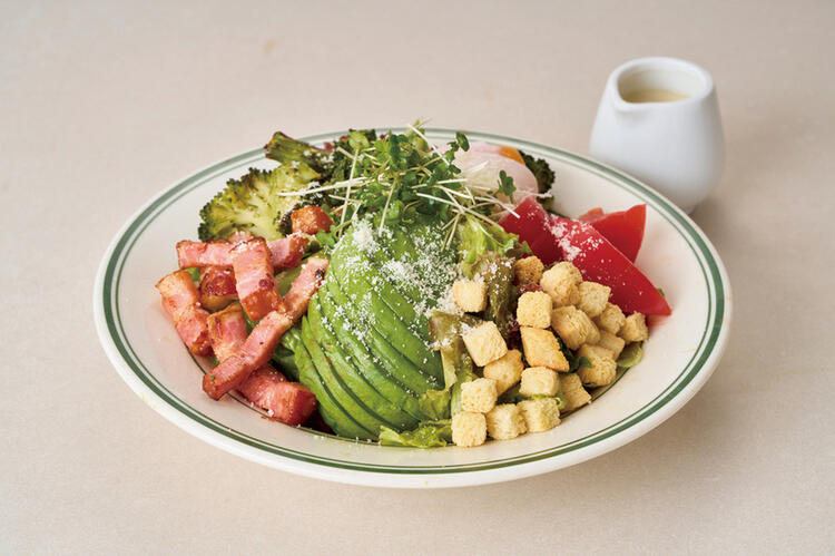 オシャレなカフェで笑顔でおもてなし♪