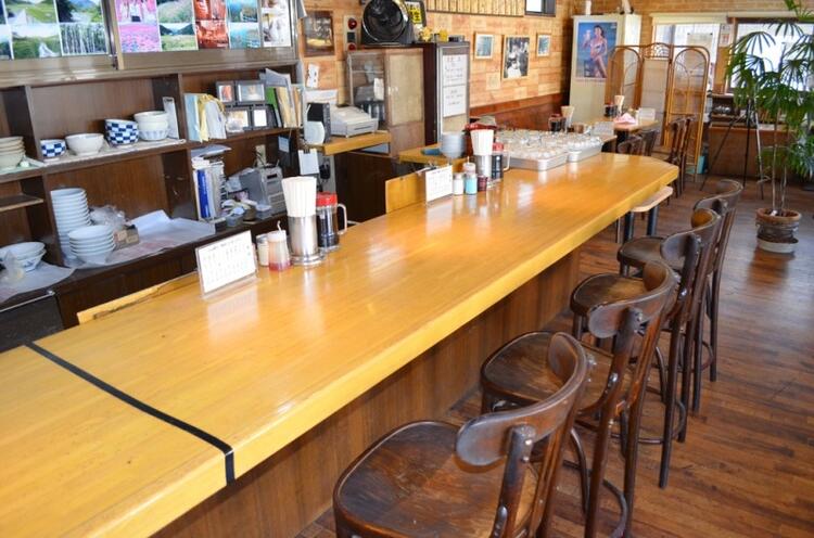 常連さんの多い、家庭的なお店です