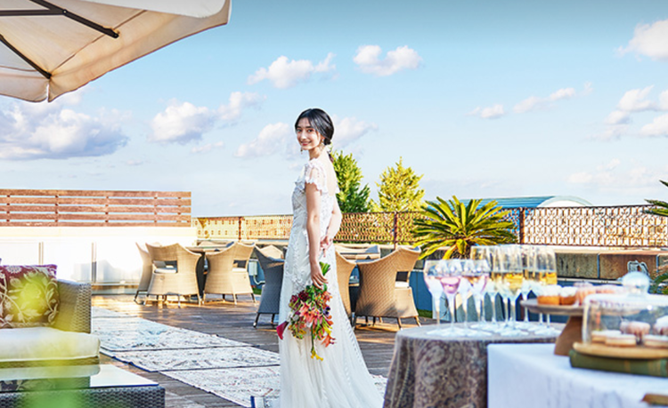 水に浮かぶスタイリッシュなチャペル