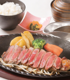 ゴルフ場内のレストランでのお仕事
