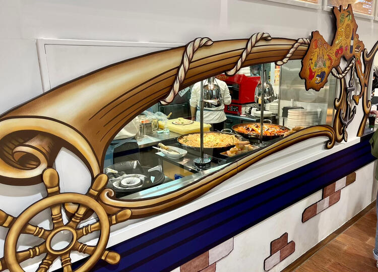 20〜50代のスタッフが活躍中★