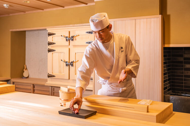 若き板長率いる高級鮨店★