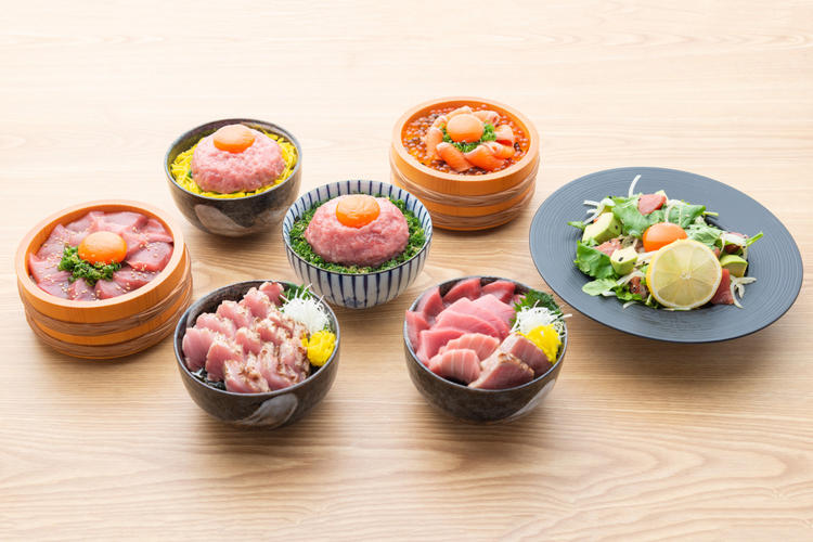 厳選されたマグロ丼や海鮮丼取り揃えてます