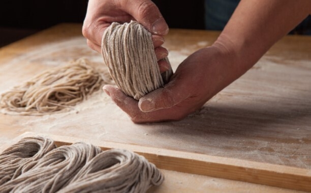 蕎麦打ちなどの研修制度が充実◎