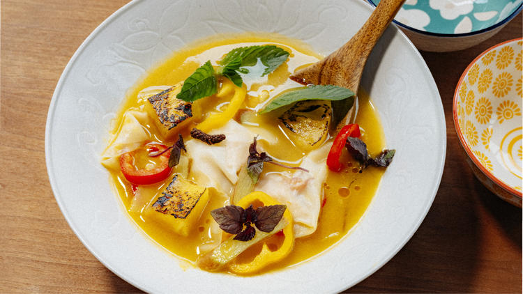 サーモンとゼファーズッキーニのモロスープ