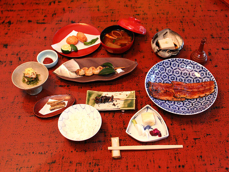 老舗の美味をまかないで味わえます◎