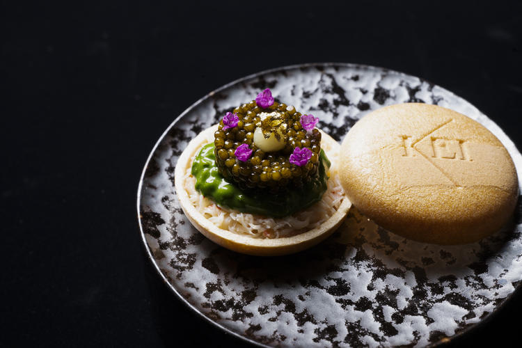 創造性あふれる料理をアラカルトで提供。