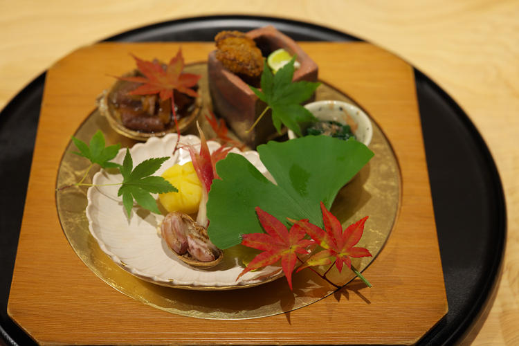 勉強会を兼ねた食事会なども定期的に開催