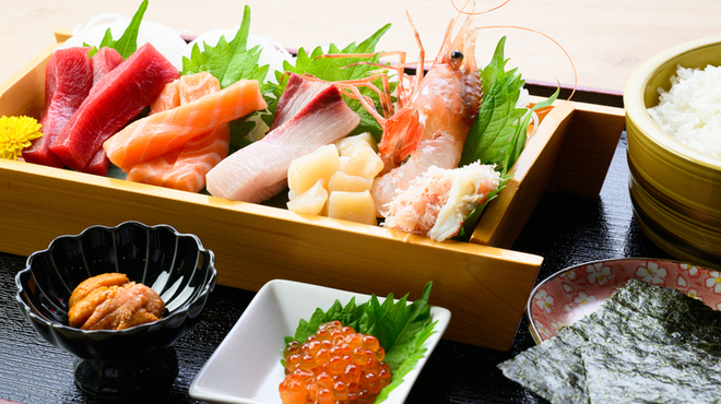 美味しいまかないも食べられますよ♪