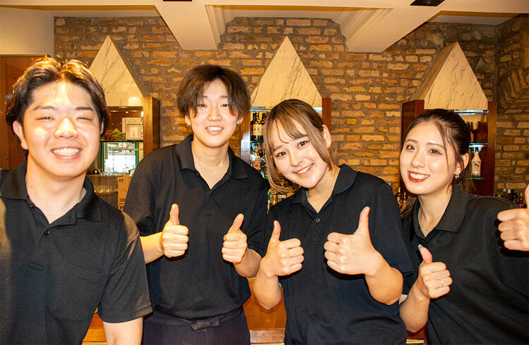 明るいスタッフが多く楽しく働いてます！