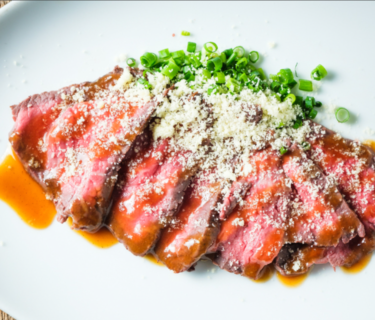 肉を使った料理がメイン！