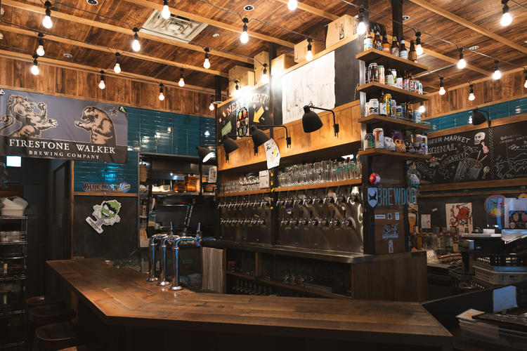 オープンでスタイリッシュな店内です！