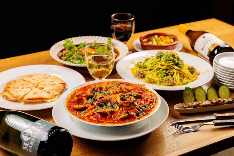 ⏩️夜はバルとしてタパスメニューを提供