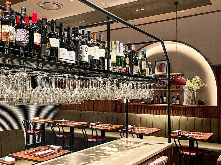 ⏩️スペインの雰囲気を再現した店内