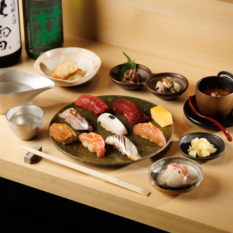 握りはもちろん、一品料理の腕も磨けます。