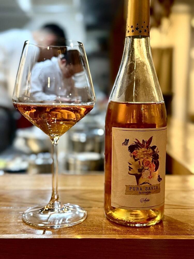 ワインと創作中華をご提供するお店