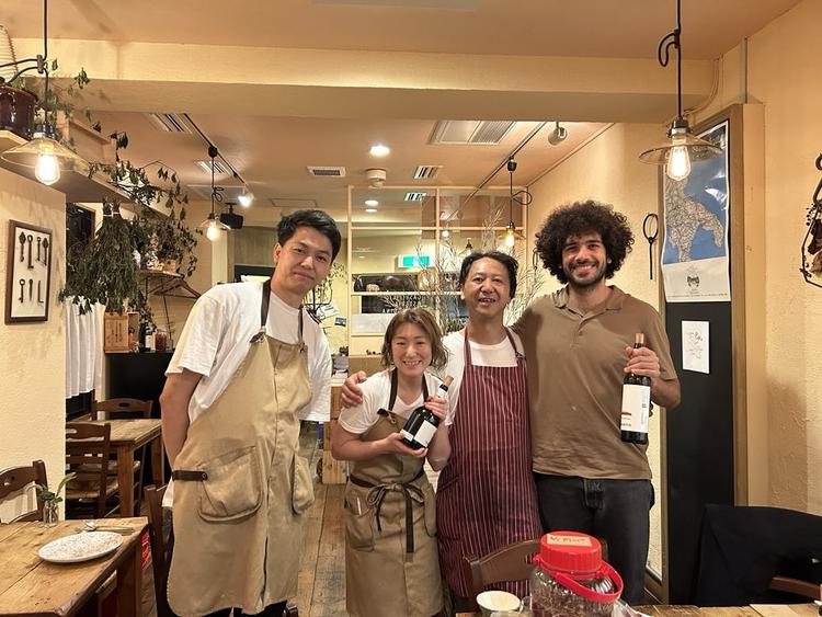 ワイナリーの生産者もたびたび訪れます