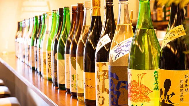 日本各地の地酒を多数用意