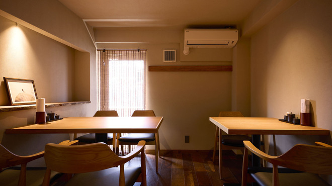 ホールスタッフとして働きませんか？