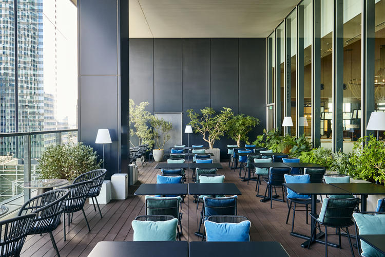 洗練された空間でお待ちしています。