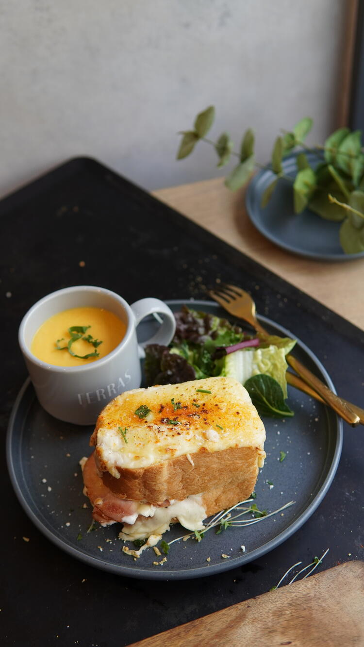 パンとスープのセットメニューもあります◎